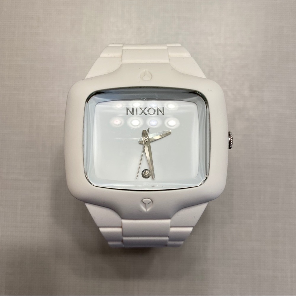 Nixon 100M White Rubber Player (w/ original box)